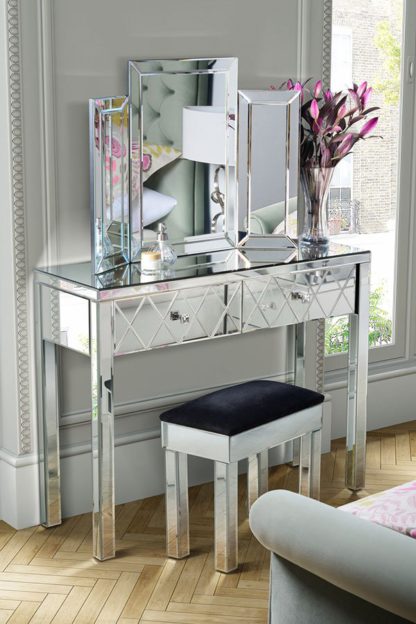 2091ebeb51631ff81c1ef0f23fe347a1de0f925bfa277351c161ab8287f2ea2d.jpg An Image of KNIGHTSBRIDGE Mirrored Dressing Table & COLLETA Triple Folding Mirror & Stool