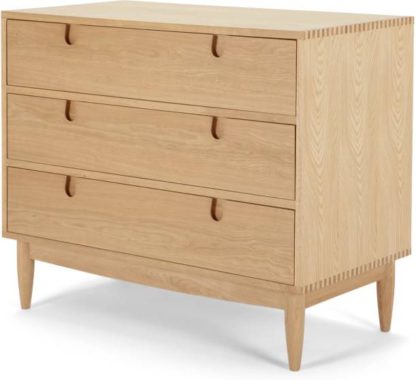 3b6fa1b46c6d21373962580801fb41201ffb0df49162380f06f5bd164e22ae08.jpg An Image of Penn Compact Chest of Drawers, Oak