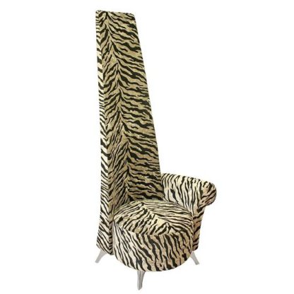 7006d4aefd2e893fcf907c7bc8273657504970b63fb8b1df5364758df01f3cb0.jpg An Image of Amily Left Handed Potenza Chair In Gold Velvet Tiger Print