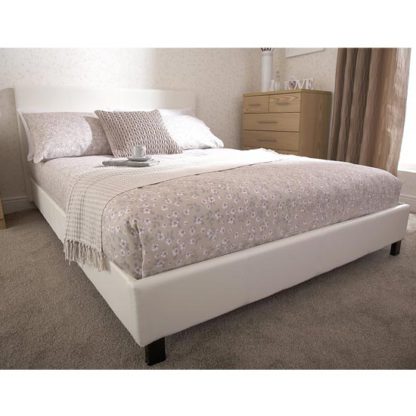 80b3703b0f677ef9183e53c5785e8dc54eefb49b8cd270110d1de9d5121e5b9e.jpg An Image of Alioth Faux Leather King Size Bed In White