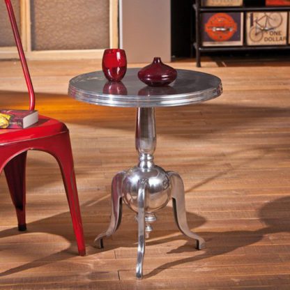 b5c69f2b4b83aa601dfb96da9cbd1d35e938c2c9447bab9b79dfa42f53770331.jpg An Image of Nime Shiny Silver Finish Round Shaped Side Table