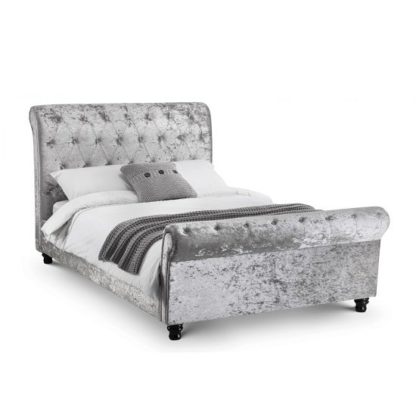 e2811f2246a90dd48fab1079c1990eeb26e3c17b35a228a28a1847e13b4cd869.jpg An Image of Agata Modern King Size Bed In Silver Crushed Velvet