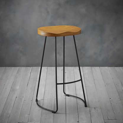 e3e5b6354a8fd125ebddfb68e41c955d5b5ad366ea2fba0a1b18d9584e8f5c4e.jpg An Image of Bailey Black Metal Leg Bar Stool With Pine Wood Seat