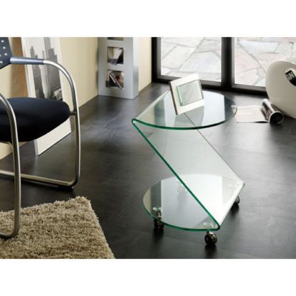 ea5a14da94460a94048437671f1304d2129661567a6f651e05926cee0282411c.jpg An Image of Matera Side Table In Clear Bent Glass With Wheels