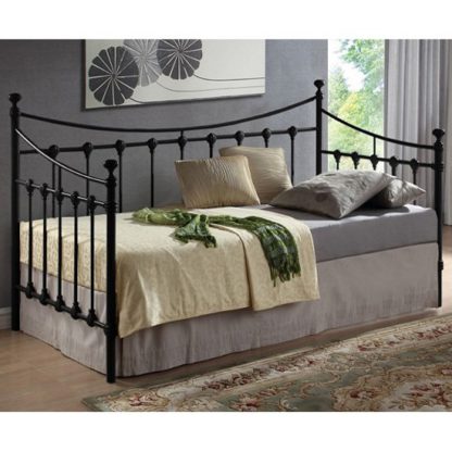 f692b0741c8138f809444af90417ca307b131ab8b45c0910e6e36f31239c371e.jpg An Image of Florida Vintage Style Metal Daybed In Black