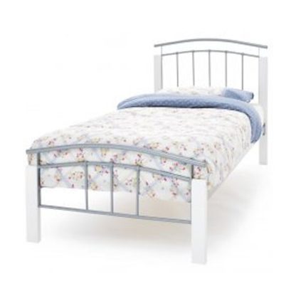2de8e5fc2d937cfbd537dcf265543891d511e407bb80f5da9d9774c650c025b7.jpg An Image of Tetras Metal Single Bed In Silver With White Posts