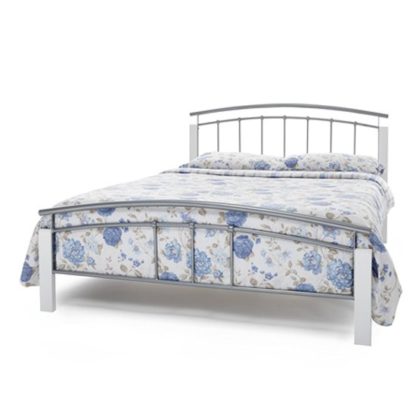 ea2dbf1e1358c523a7045bc094fb7d88004d48c2ef45926841a6cd7693b48fd5.jpg An Image of Tetras Metal Double Bed In Silver With White Posts