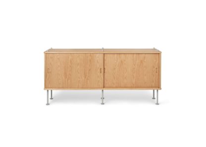 An Image of Carl Hansen & Søn BM0253 SHELVING CABINET Oiled Oak Grey Door Black Legs 150x69cm