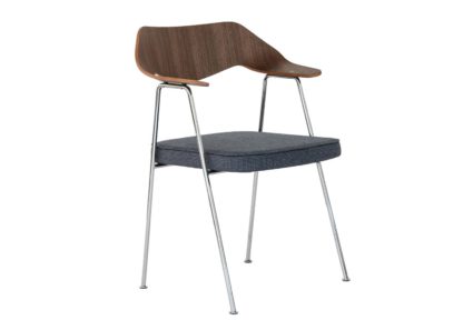 An Image of Case 675 Chair Walnut Dark Grey Seat Black Legs