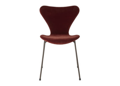 An Image of Fritz Hansen Series 7 Chair Upholstered Velvet Misty Rose