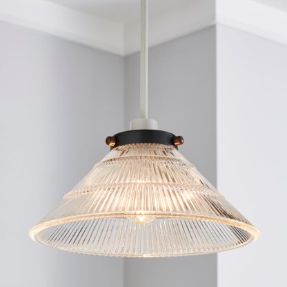 4393836a08bd1e876bb39d295f8d68a09c746ff7f584ae9ad89185faa996e7e3-1.jpg An Image of Logan Glass Easy Fit Pendant Clear