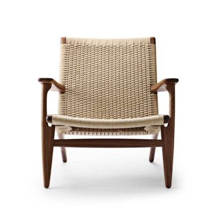 An Image of Carl Hansen & Søn CH25 armchair Oak Oil / Natural cord