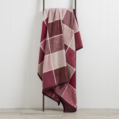 An Image of Check 150cm x 200cm Blanket Dark Purple