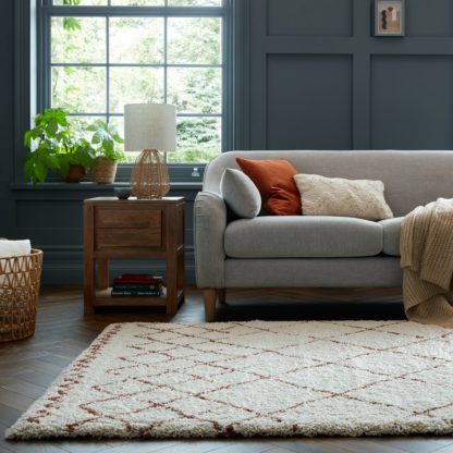 4e5f1bba4e67afb645381e3d18c20b0d63e12ba13b143f0d61bfa0b2319ec252-1.jpg An Image of Lamu Berber Rug Ivory