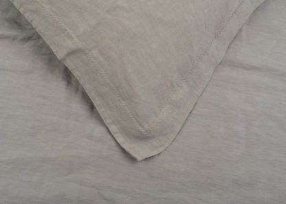 An Image of Heal's Washed Linen Natural Fitted Sheet King
