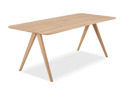 An Image of Gazzda Ava Dining Table Oak 140cm