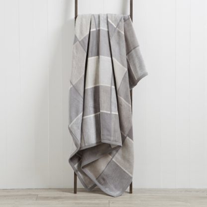 An Image of Thermosoft Checked 220cm x 240cm Blanket Chocolate Brown