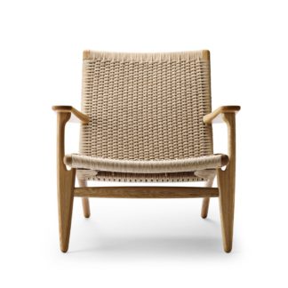 An Image of Carl Hansen & Søn CH25 armchair Oak Oil / Natural cord