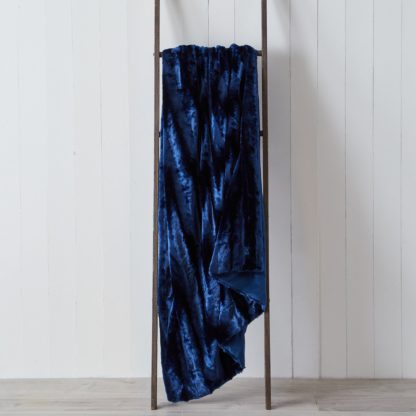 An Image of Kingston Plush Navy 130cm x 180cm Throw Navy