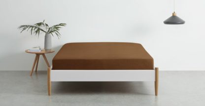 79bd1d20758a0f257deea001121499576f85f331adab52708863c26f30d97350-2.jpg An Image of Brisa 100% Linen Fitted Sheet, Super King, Mocha