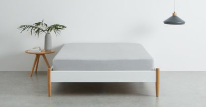 7fa304062c67c81218924f4c960956f4674fdb9030be6545d938e031460f70c6.jpg An Image of Brisa 100% Linen Fitted Sheet, Kingsize, Silver Grey