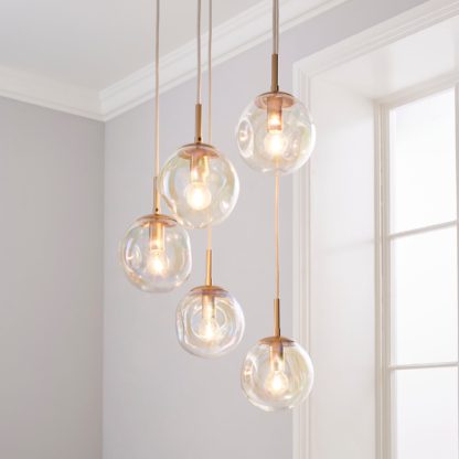 An Image of Alexis 5 Light Cluster Fitting Iridescent Silver