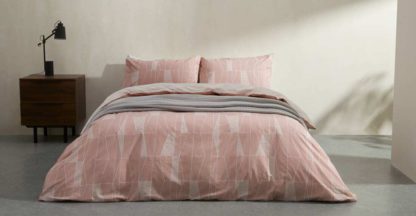 An Image of Bakari Cotton Duvet cover + 2 Pillowcases, King, Plaster Pink UK