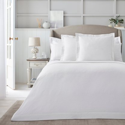 An Image of Dorma Purity Cardinham 100% Cotton White Throw White