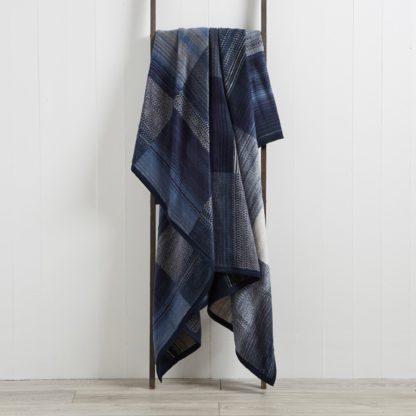 An Image of Thermosoft Navy 220cm x 240cm Blanket Navy (Blue)