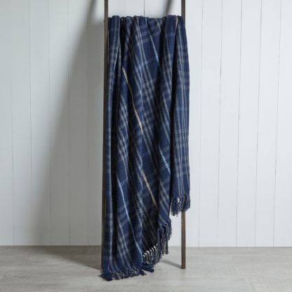 b9ab38218a07bb2123bd52f63546fce6214850815635e193deba485d93bf4922-1.jpg An Image of Countryman Check Throw Navy Blue and Grey