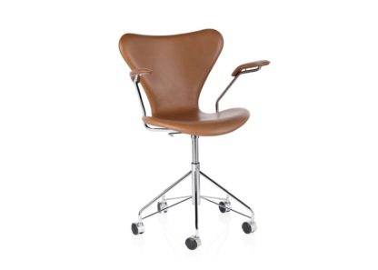 An Image of Fritz Hansen Series 7 Fully Upholstered Swivel Armchair Leather Walnut