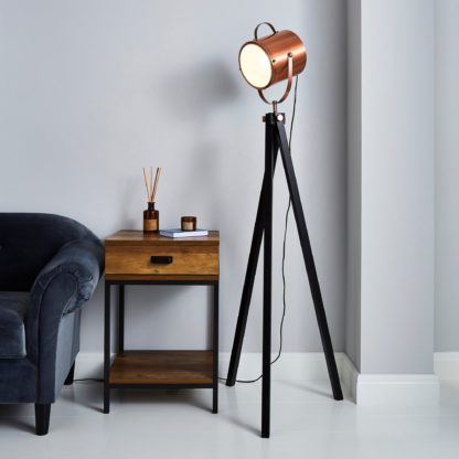 An Image of Carlton Copper Floor Lamp Copper and Black