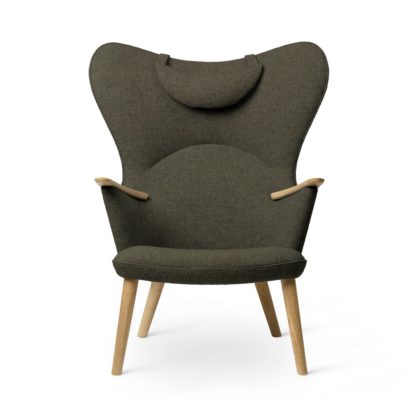 An Image of Carl Hansen & Søn CH78 Lounge Chair with head rest, Oak/Fiord 0151