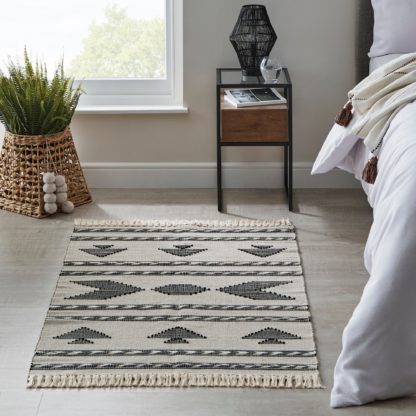 An Image of Fringe Cotton Geometric Rug Cream