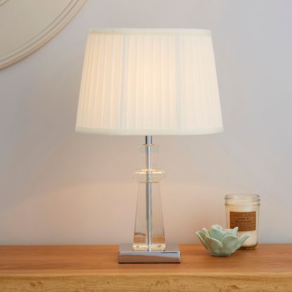 An Image of Pyramid Cyrstal Cream Table Lamp Cream