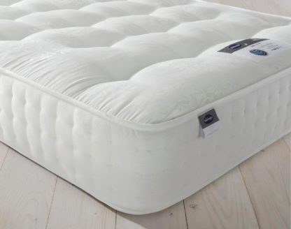 An Image of Silentnight 1400 Pocket Tufted Ortho Small Double Mattress