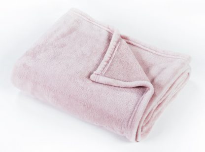 An Image of Argos Home Super Soft Fleece Throw - 125x150cm - Berry