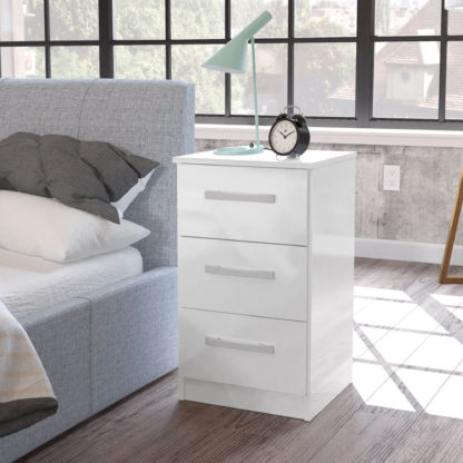 fd1134c192ea18f671f71251301f21e1f75dce2f04a962c4a9326939441dd6a5.jpg An Image of Lynx White 3 Drawer Bedside Table White