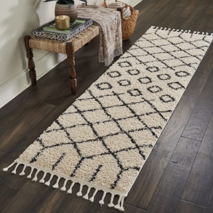 56439f19625782a178a7440932f6fae7e8eb0c763501d78330efaf5a1e0076eb.jpg An Image of Moroccan 1 Shaggy Rug Natural