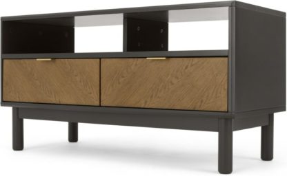 72fe3c79a98fb3d3f52505151ff14104866fafe2278461913bd50848b979d277.jpg An Image of Belgrave Media Unit, Dark Stained Oak