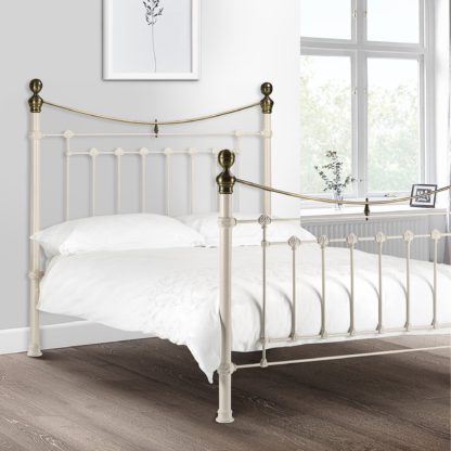 fa715c83f686b21f3bcb4501366f632e6c308e72627a2bacc806c40406922d54.jpg An Image of Evie White Bed Frame White