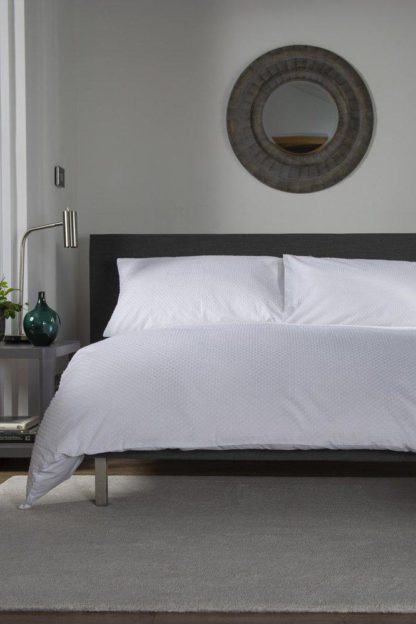 An Image of Tufted Dot King Duvet Set