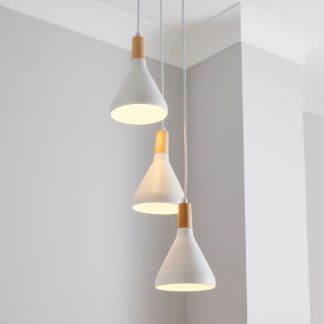 An Image of Wolston 3 Light Cluster Ceiling Fitting White