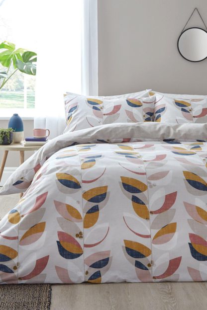 An Image of Layered Leaf Super King Duvet Set