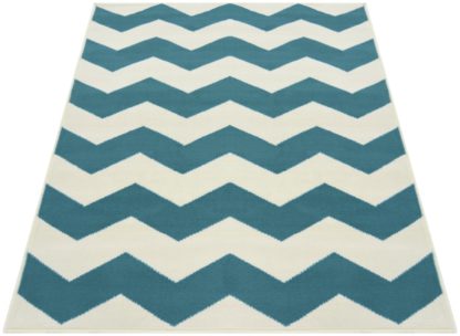 An Image of Chevron Rug - 160x230cm - Teal.