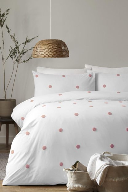 d1c49c18de9bb0d27add6643985334a7f4597f17e13b9b262360c5baebfcc4bc.jpg An Image of Dot Garden Single Duvet Set