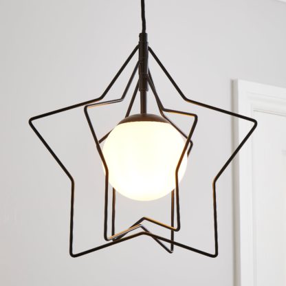 4beb75665ed4f19d840aa5496680a963e650b4baa3e123a4a3539755feec6b12-1.jpg An Image of Star Ceiling Fitting Black