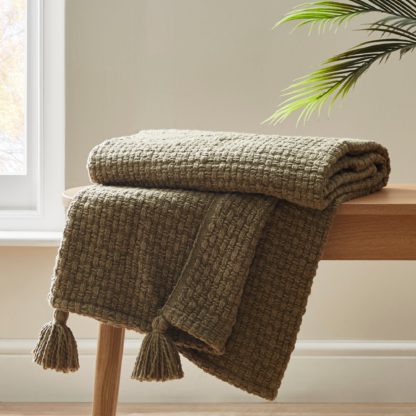 An Image of Ludlow Olive Throw Olive (Green)