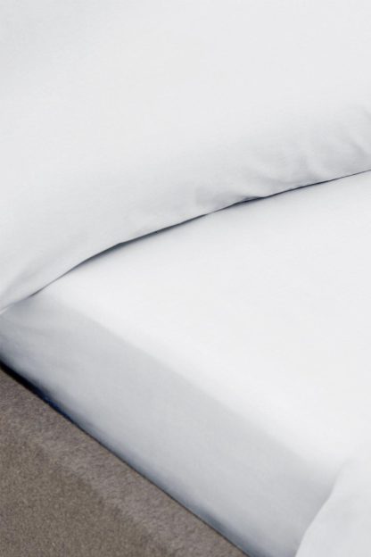 An Image of 200tc Organic Super King Fitted Sheet