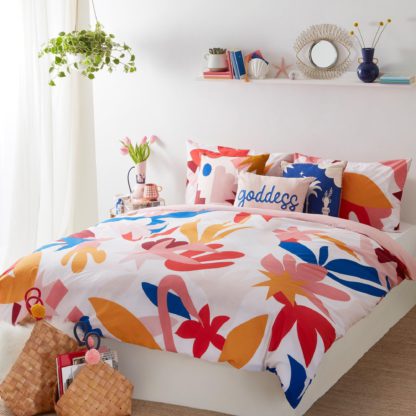 An Image of Amelie King Duvet Set